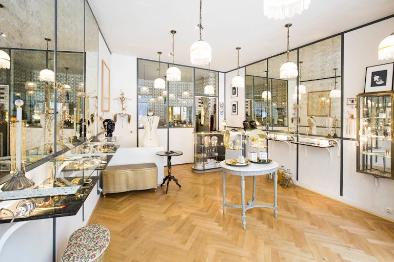 Elegant Palais-Royal Retail Space - Image 0
