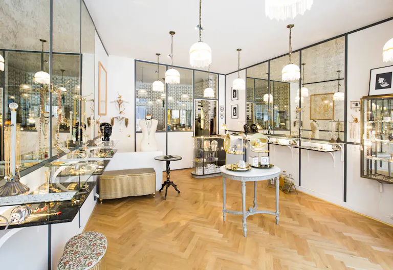 Elegant Palais-Royal Retail Space - Image 0