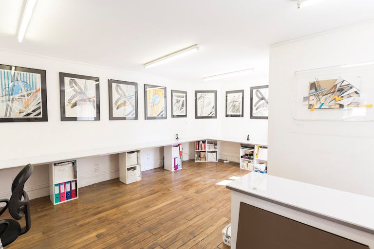 Gallery Space in Charonne - Image 3