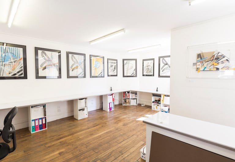 Gallery Space in Charonne - Image 3