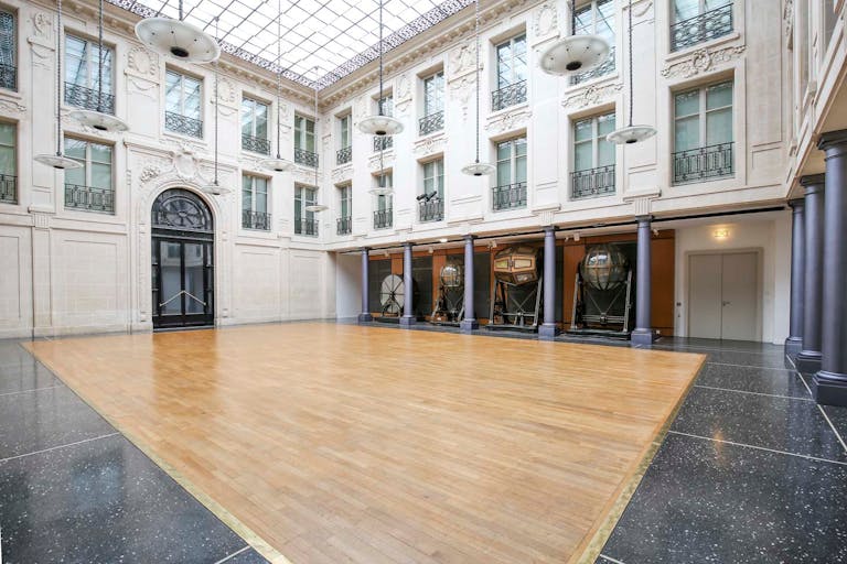 Beautiful Place Vendôme Showroom - Image 0