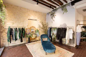 Modern Pop-Up Space in Le Marais - Image 0