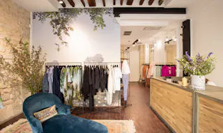 Modern Pop-Up Space in Le Marais - Image 1