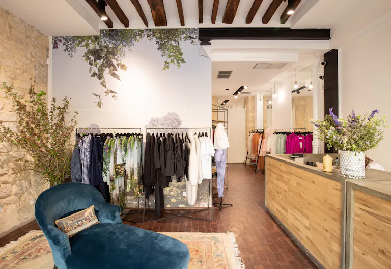 Modern Pop-Up Space in Le Marais - Image 1