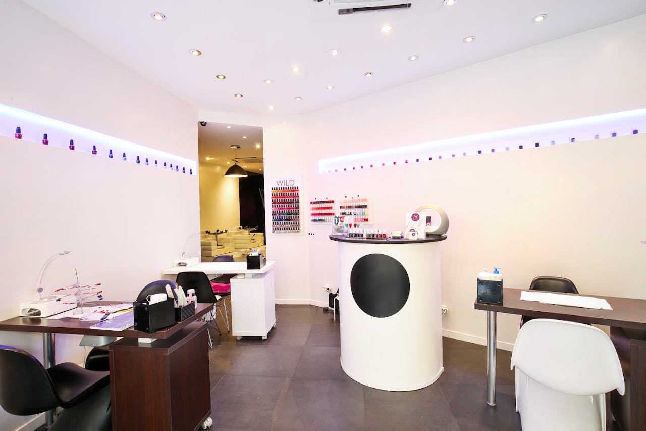 Modern Pop-Up Space in Passy - Image 0