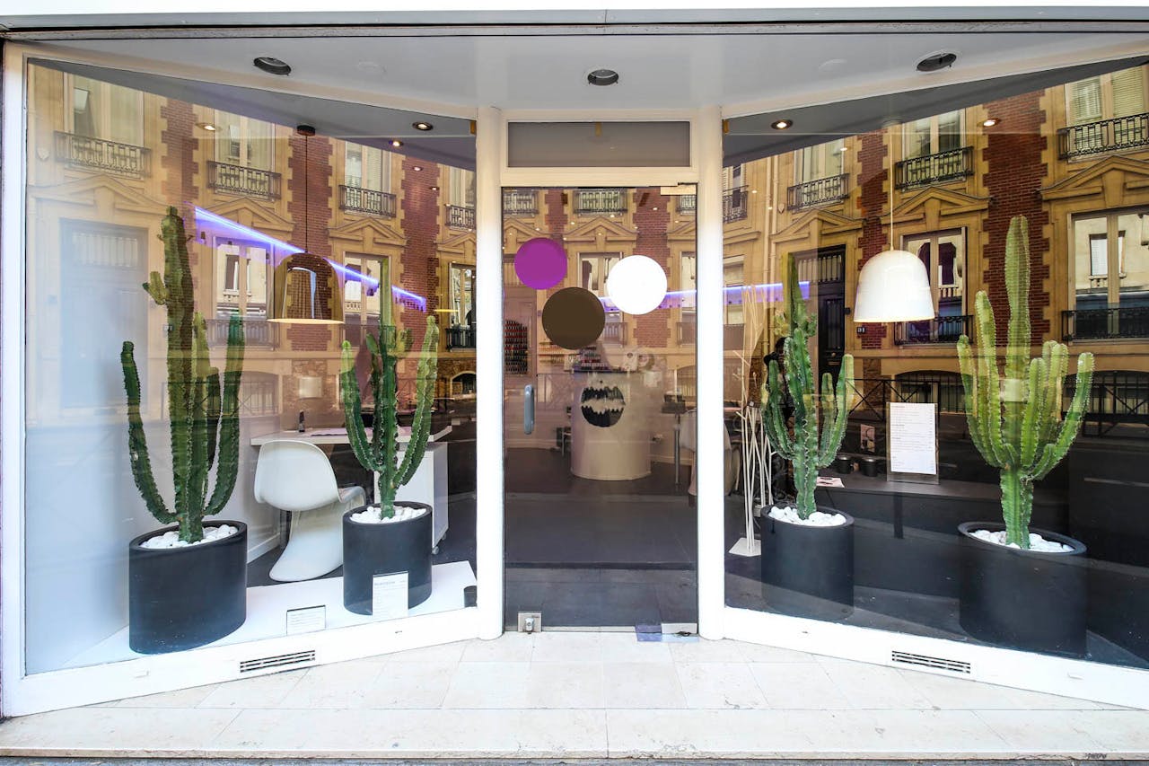 Modern Pop-Up Space in Passy - Image 2