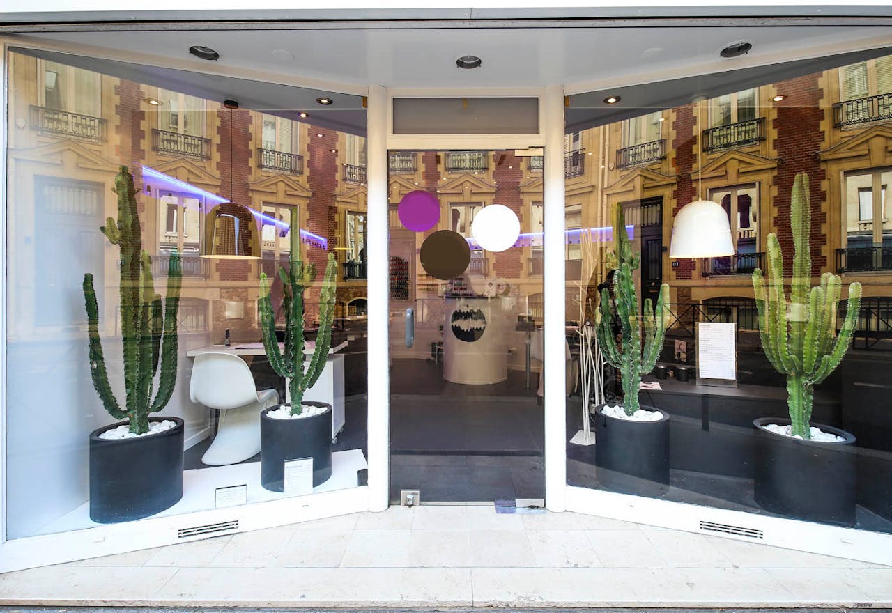 Modern Pop-Up Space in Passy - Image 2