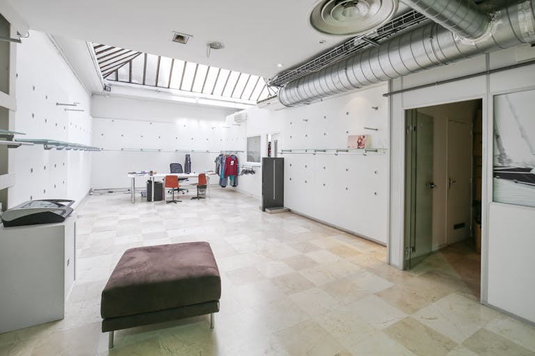 Vast Réaumur Retail Space - Image 3