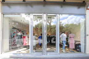 Pop-Up Retail Space in Sentier - Image 2