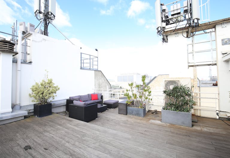 Beautiful Ternes Event Space - Image 0