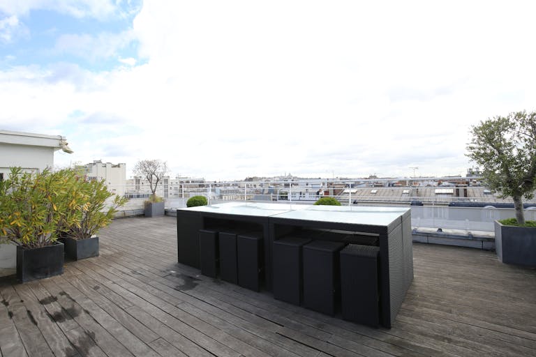 Beautiful Ternes Event Space - Image 1