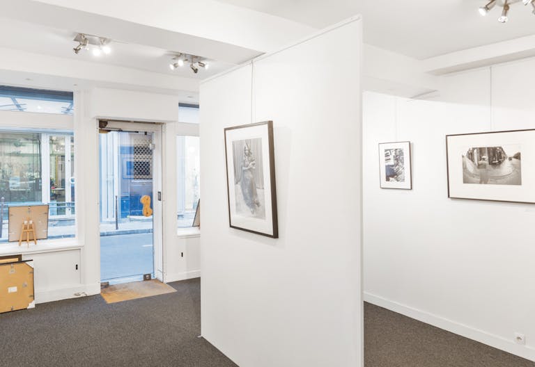 Cozy Gallery in Le Marais - Image 1