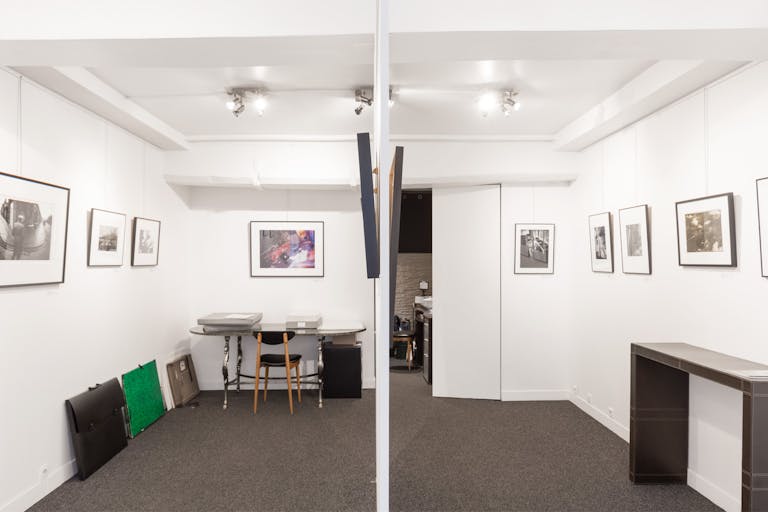 Cozy Gallery in Le Marais - Image 2