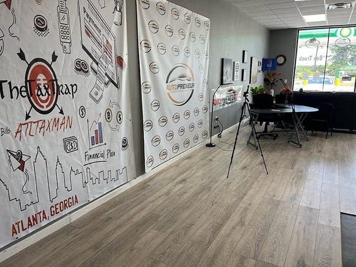 Business Content Office Space - Image 4