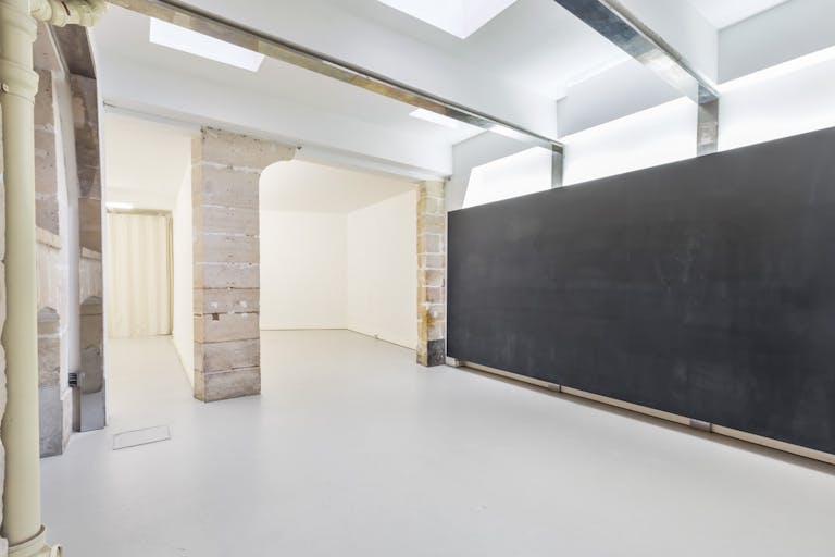 Le Marais Fashion Showroom - Image 0