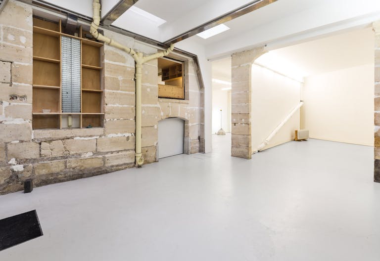 Le Marais Fashion Showroom - Image 2