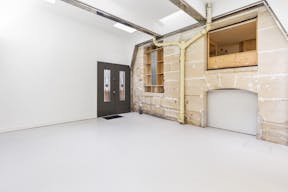 Le Marais Fashion Showroom - Image 3