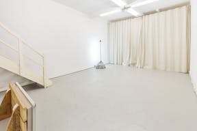 Le Marais Fashion Showroom - Image 10