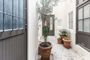 Le Marais Fashion Showroom - Image 20