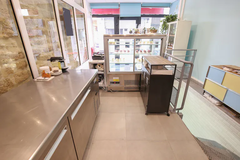 Bright Cafe Space Near Châtelet - Image 2