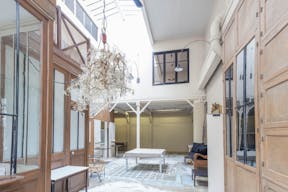 Bright Invalides Studio Showroom - Image 2