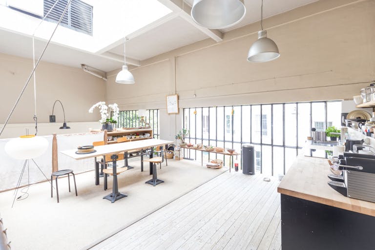 Bright Invalides Studio Showroom - Image 4