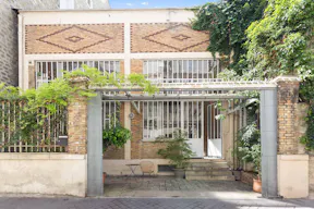 Bright Invalides Studio Showroom - Image 6