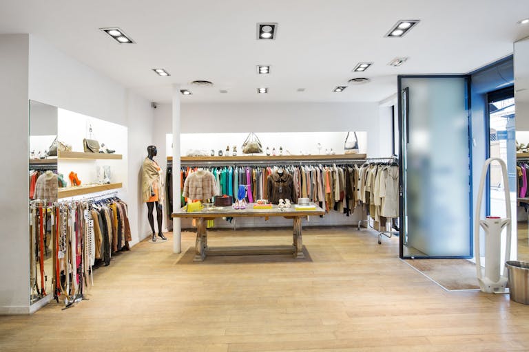 Beautiful Paris 7th Retail Space - Image 1