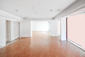 Spacious Pop-Up Store in Le Marais - Image 0