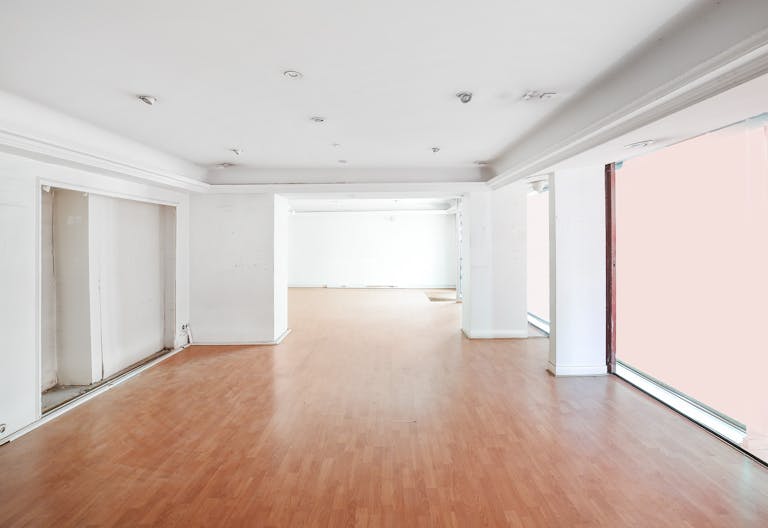 Spacious Pop-Up Store in Le Marais - Image 0