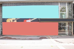 Spacious Pop-Up Store in Le Marais - Image 5