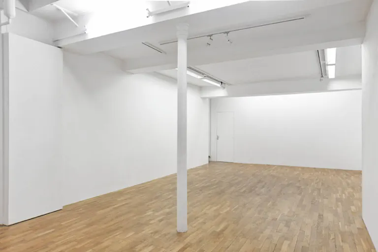 Upscale Showroom in Le Marais - Image 1