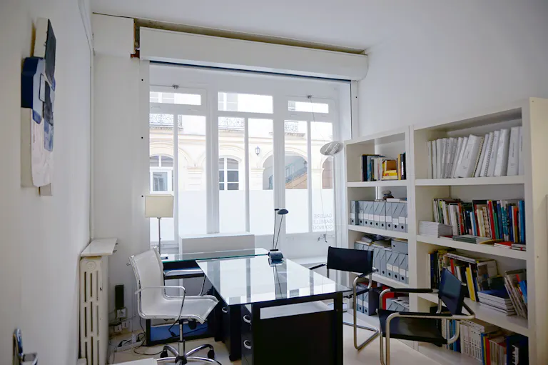 Upscale Showroom in Le Marais - Image 3