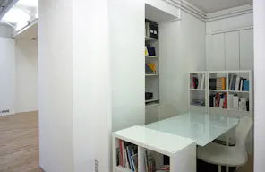 Upscale Showroom in Le Marais - Image 5