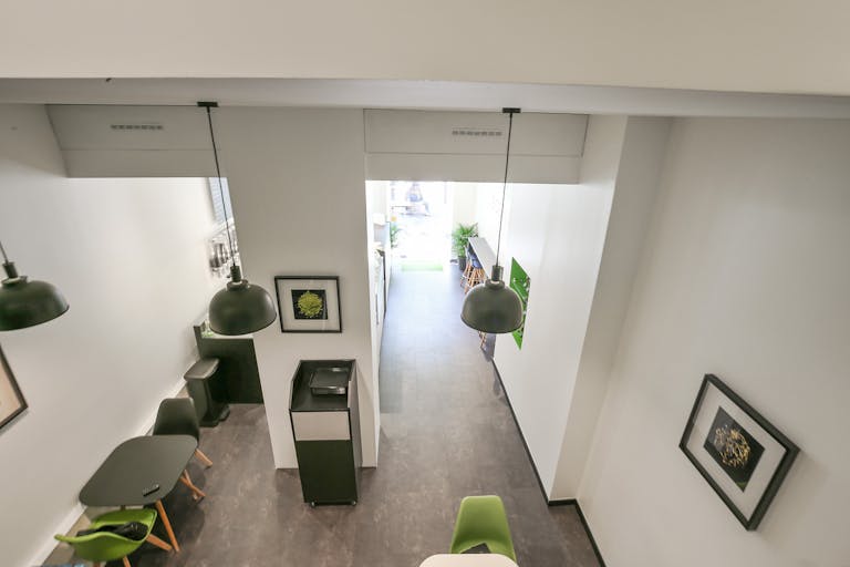 Food Retail Space in Châtelet - Image 3