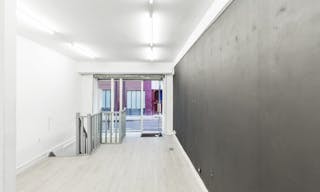 Inviting Gallery Space in Le Marais - Image 0