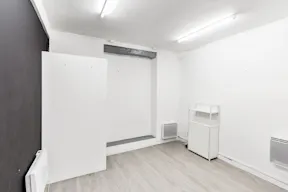 Inviting Gallery Space in Le Marais - Image 3