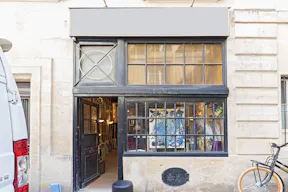 Creative Gallery in Paris 6th - Image 2