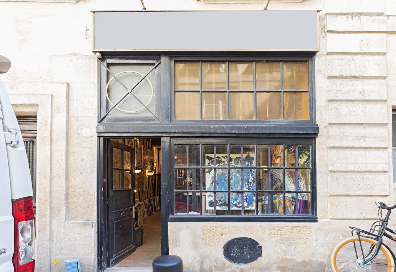 Creative Gallery in Paris 6th - Image 2