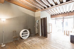 Rustic Gallery in Le Marais - Image 0