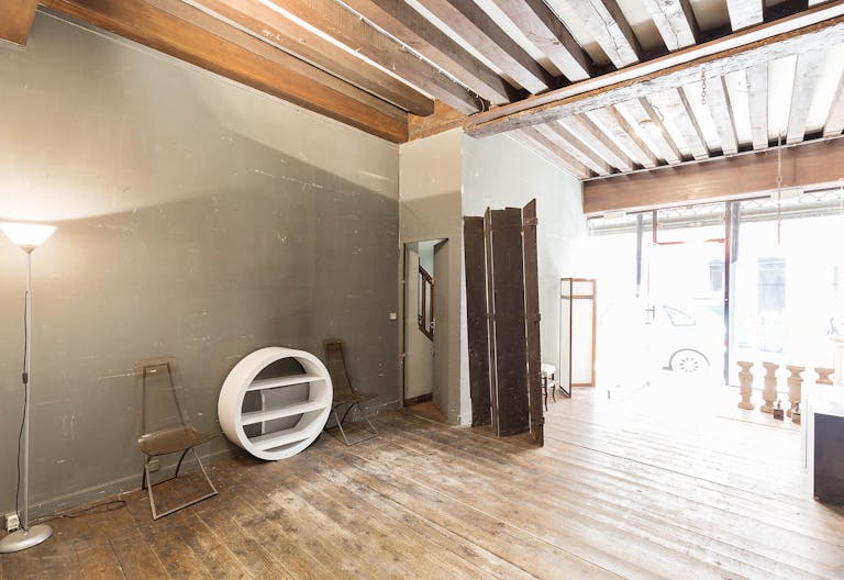 Rustic Gallery in Le Marais - Image 0