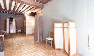 Rustic Gallery in Le Marais - Image 2