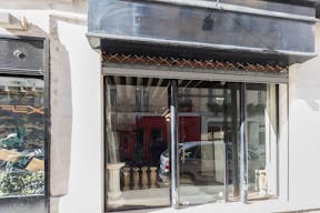 Rustic Gallery in Le Marais - Image 4