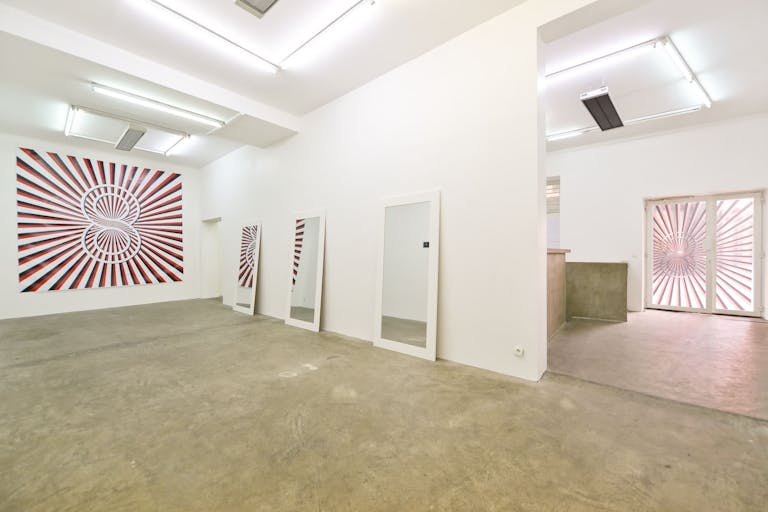 Le Marais Showroom Gallery - Image 0