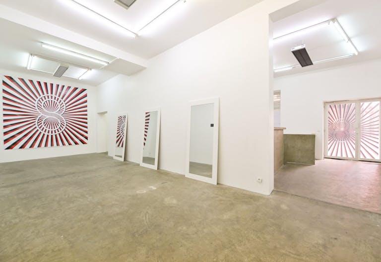 Le Marais Showroom Gallery - Image 0