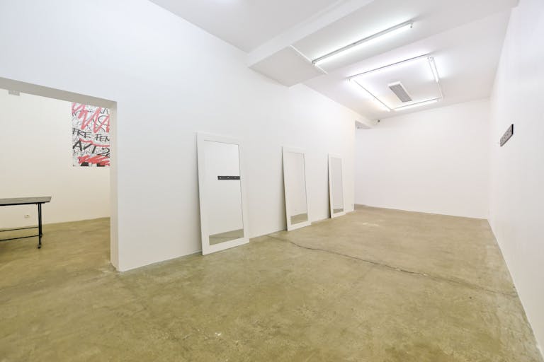 Le Marais Showroom Gallery - Image 1