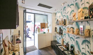 Retail Boutique in Paris 6th - Image 1