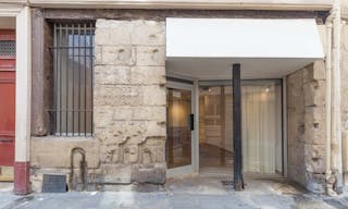 Lovely Boutique in Paris 6th - Image 2