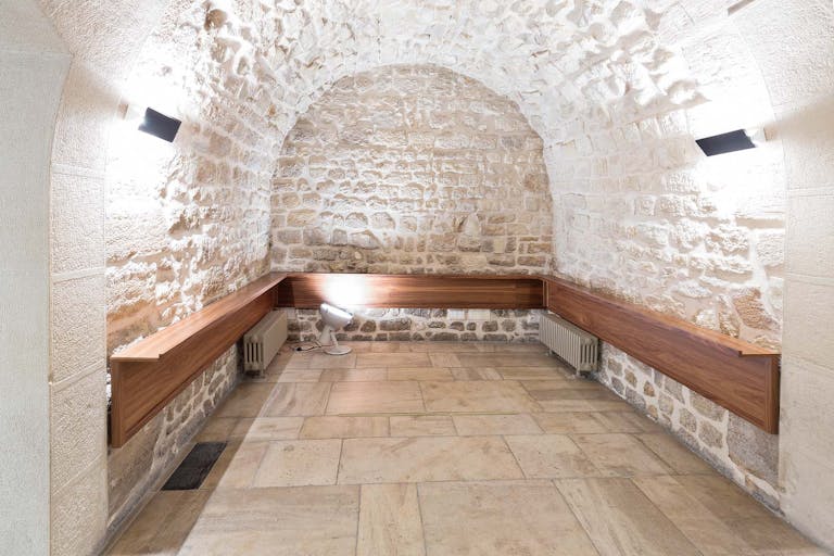 Unique Space on Île Saint-Louis - Image 2