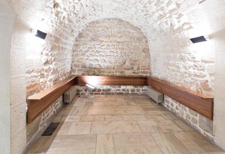 Unique Space on Île Saint-Louis - Image 2